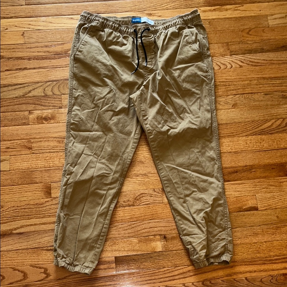 Old Navy modern joggers, built in flex color tan